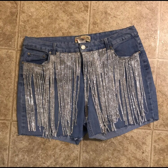 Icy Shorts - Picture 4 of 4